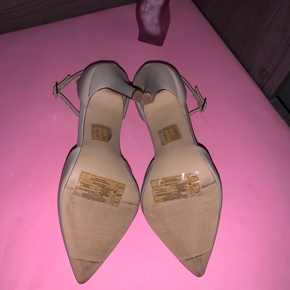 Pointy Tan Heels - Picture 5 of 5